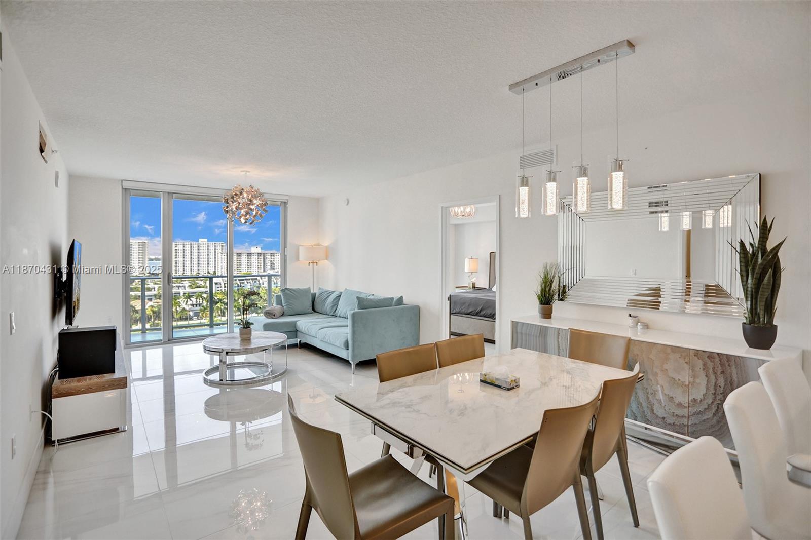 PARQUE TOWERS CONDO - Residential