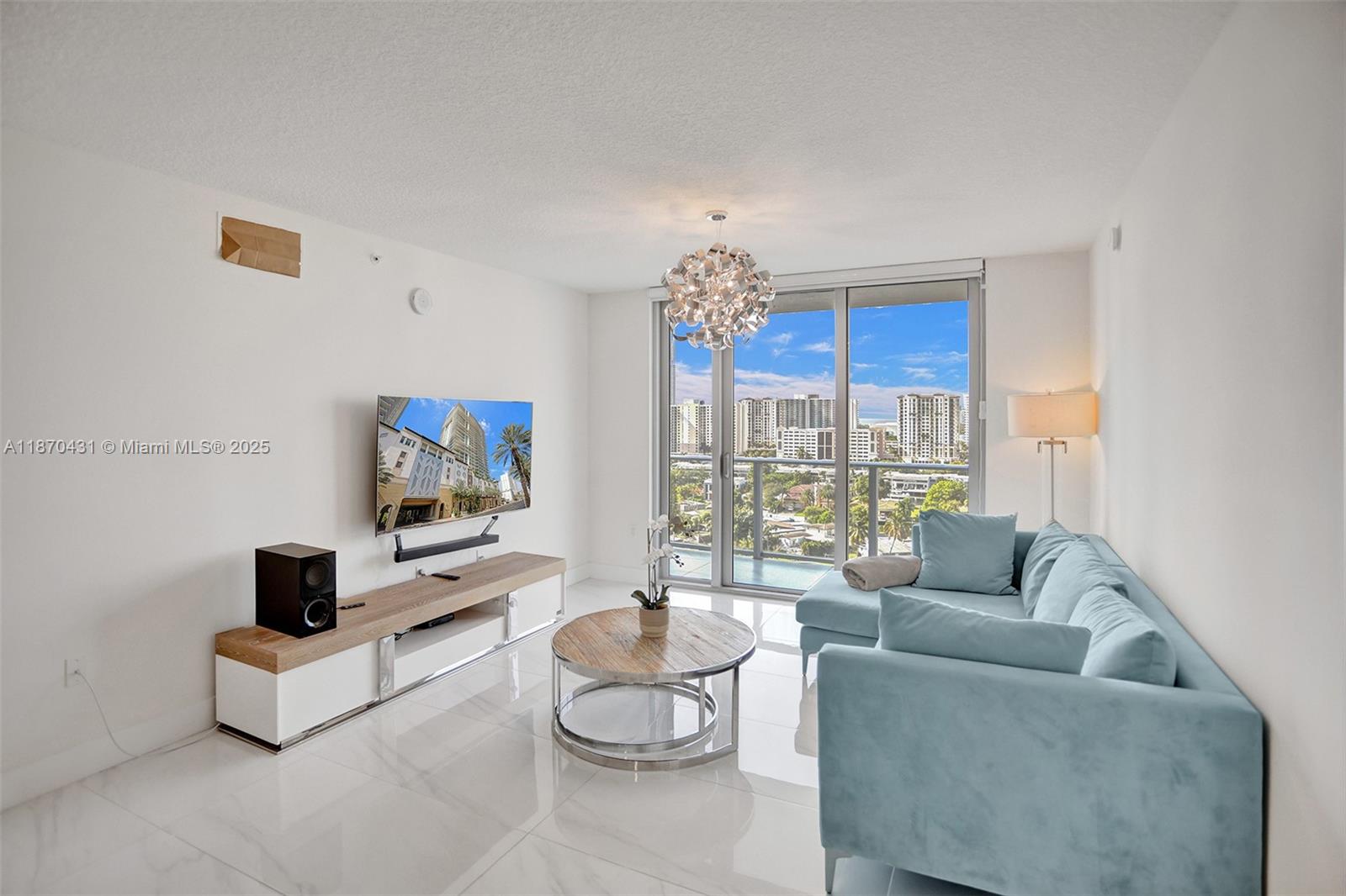 PARQUE TOWERS CONDO - Residential