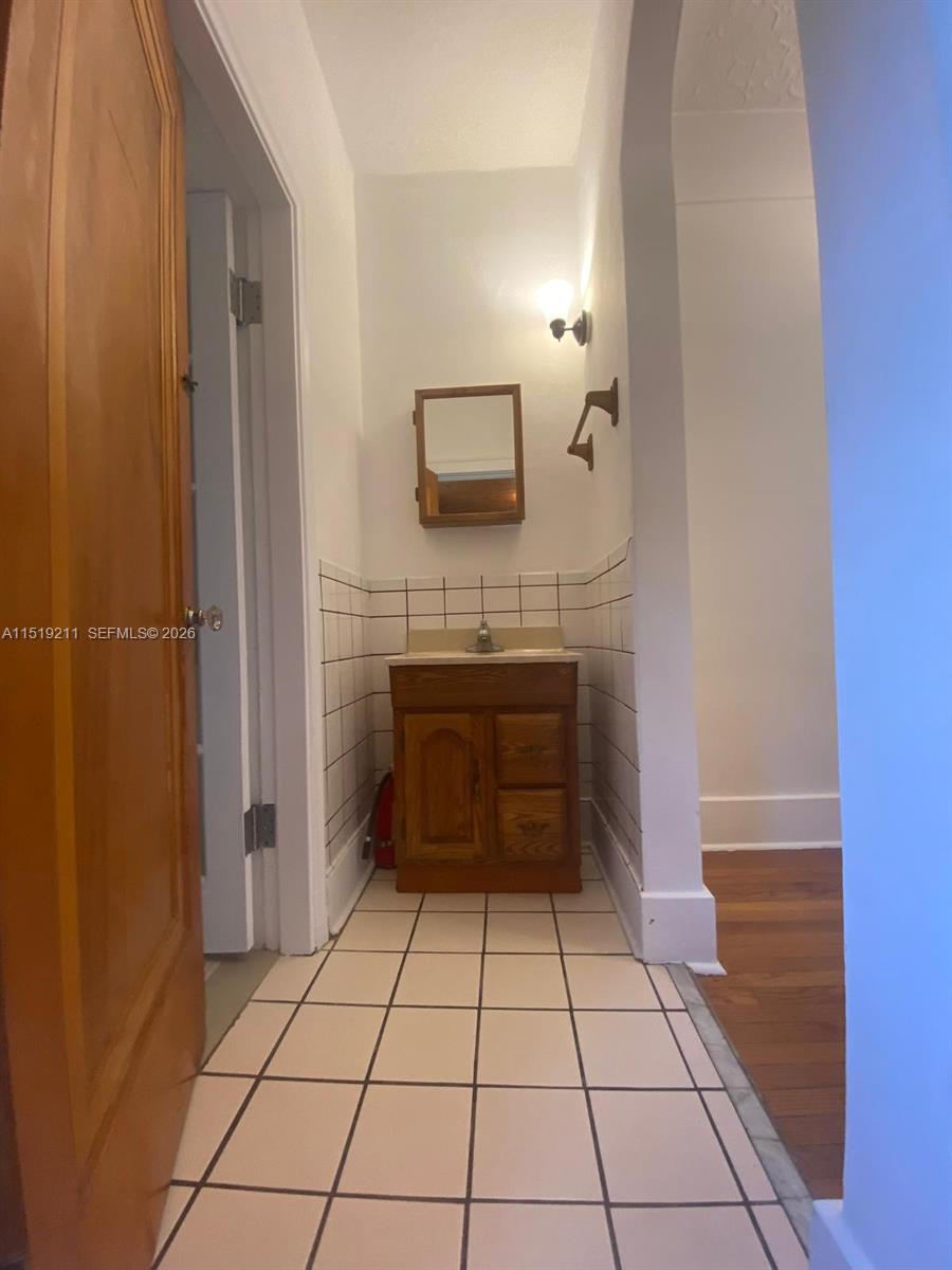 EL PORTAL SEC 3 - Residential Lease