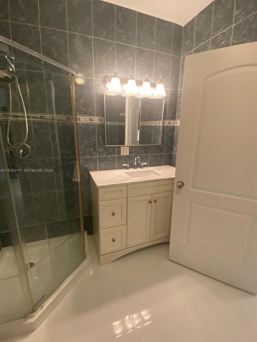 EL PORTAL SEC 3 - Residential Lease