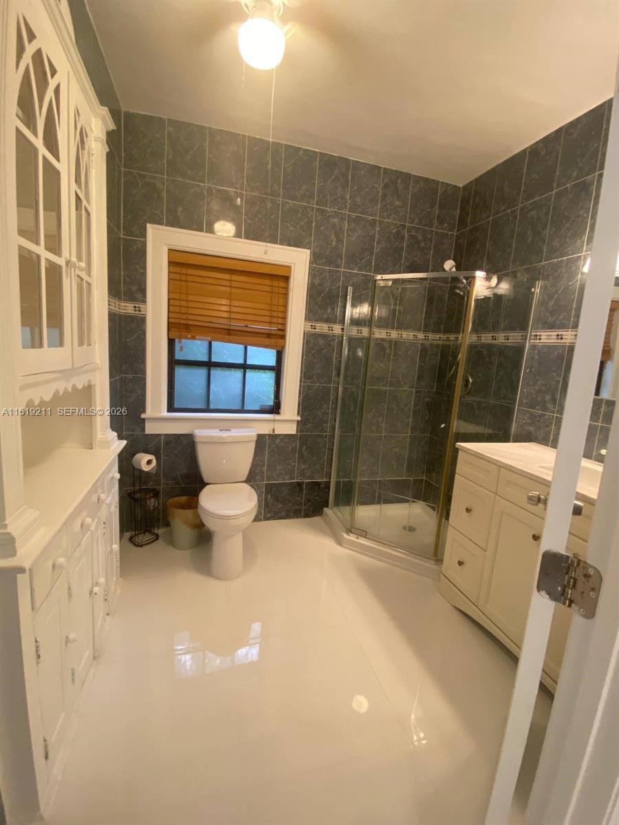EL PORTAL SEC 3 - Residential Lease