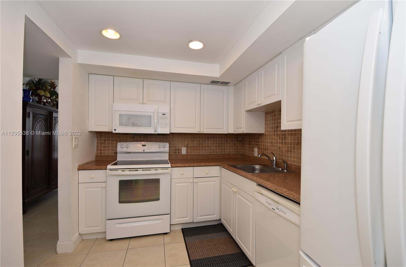 AVENTURA ELDORADO CONDO - Residential