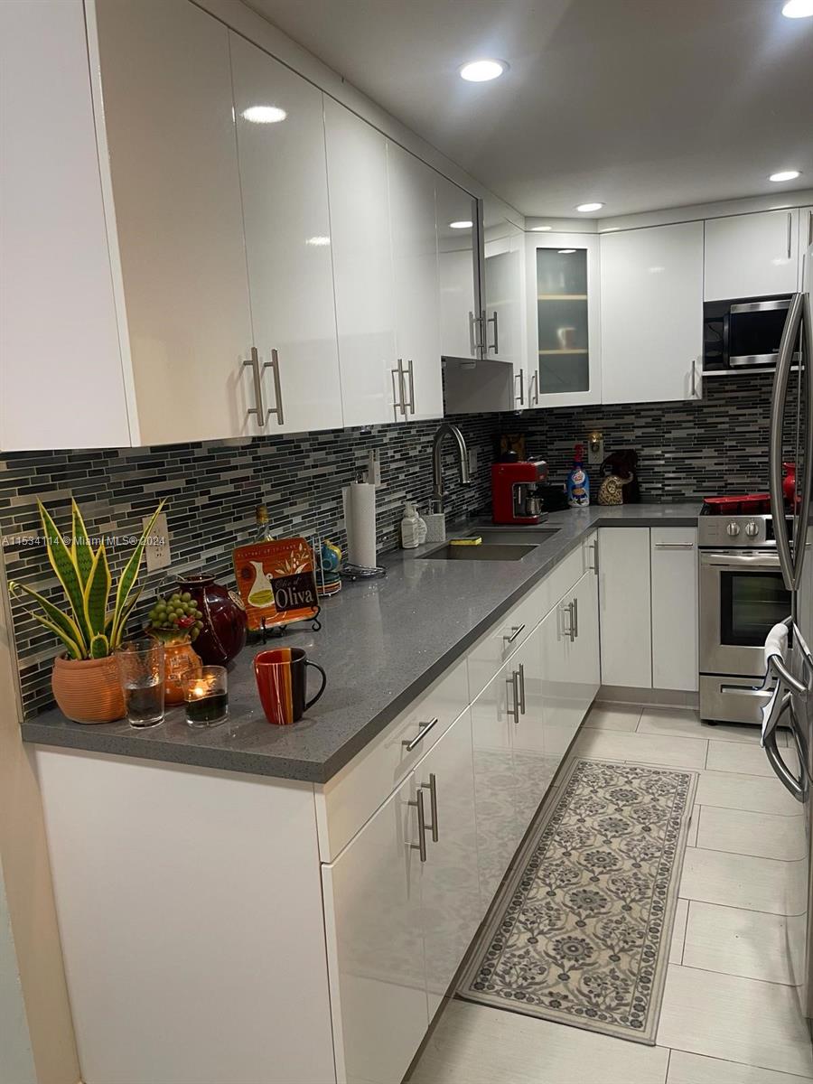 LUDLUM LAKE CONDO BLDG C - Residential Lease