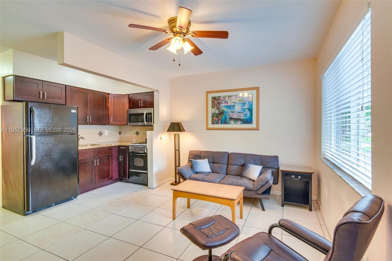HALLANDALE PINES ESTATES - Residential Income