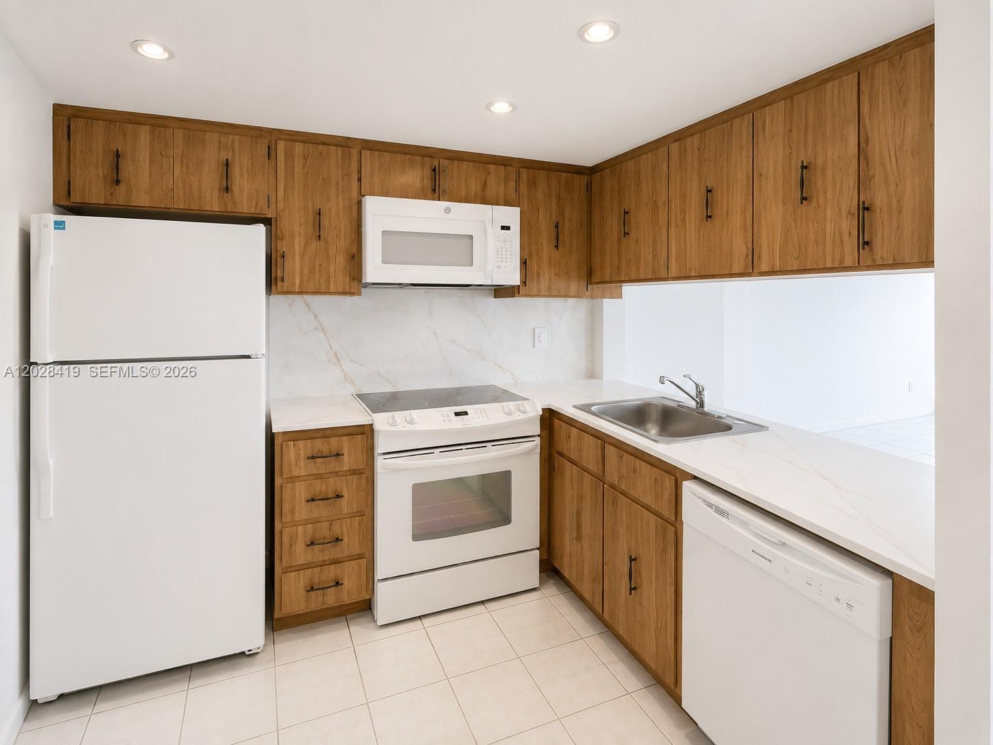 TALL TREES CONDO - Residential Lease