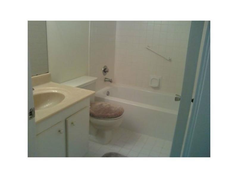 CENTURY VILAGE KINGSLEY - Residential Lease