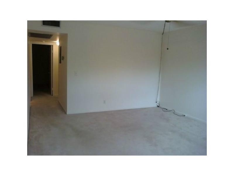 CENTURY VILAGE KINGSLEY - Residential Lease