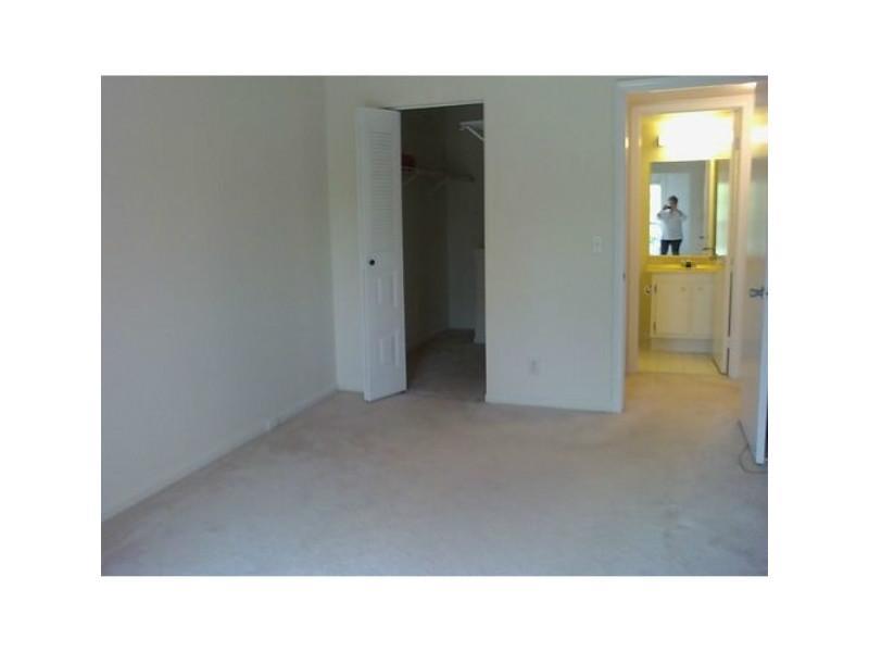 CENTURY VILAGE KINGSLEY - Residential Lease