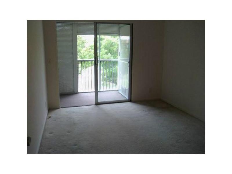 CENTURY VILAGE KINGSLEY - Residential Lease
