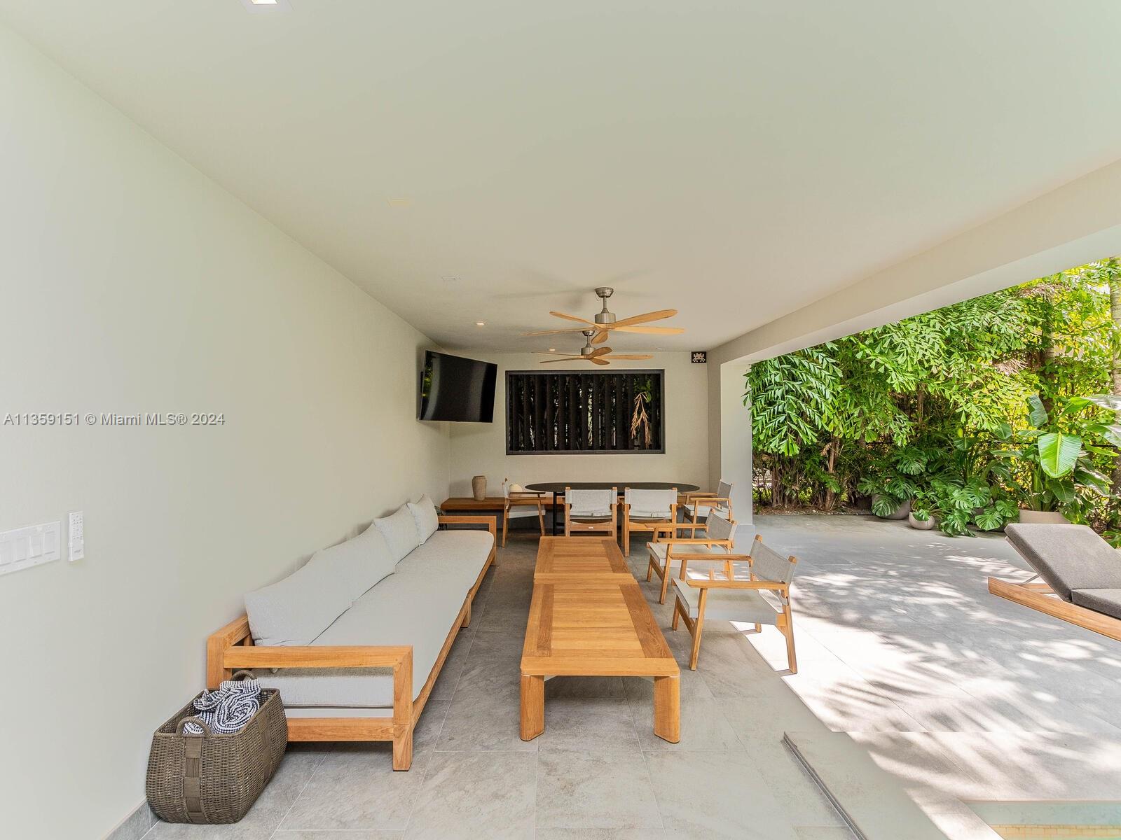 RESIDENCES AT VIZCAYA - Residential