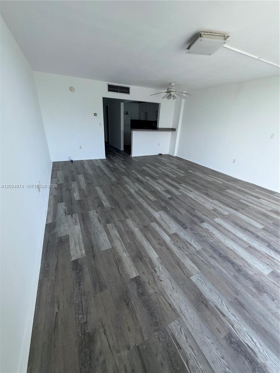 THREE HORIZONS NORTH COND - Residential