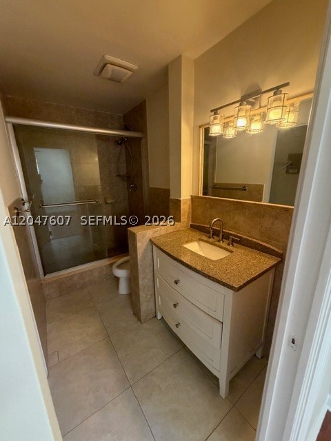 LAKES OF JACARANDA CONDO - Residential Lease
