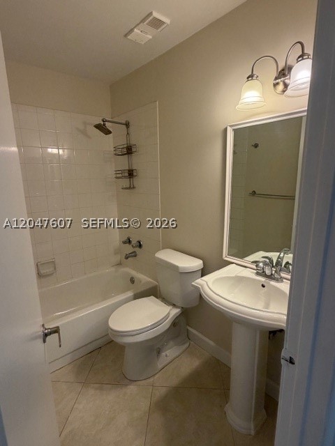 LAKES OF JACARANDA CONDO - Residential Lease