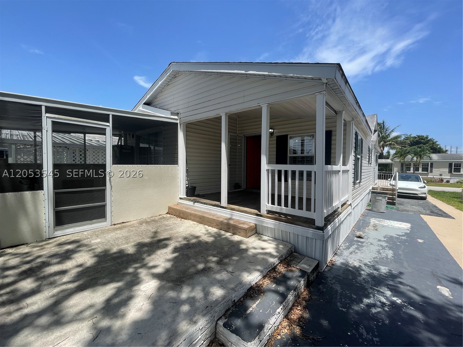 RAVENSWOOD ESTATES & MARI - Residential