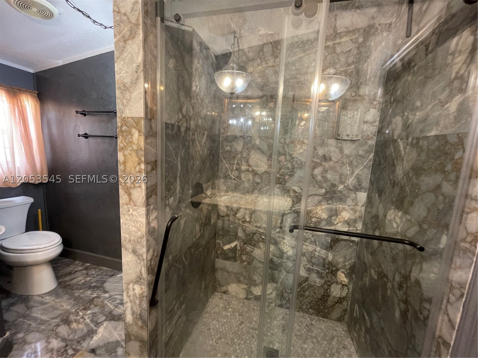 RAVENSWOOD ESTATES & MARI - Residential