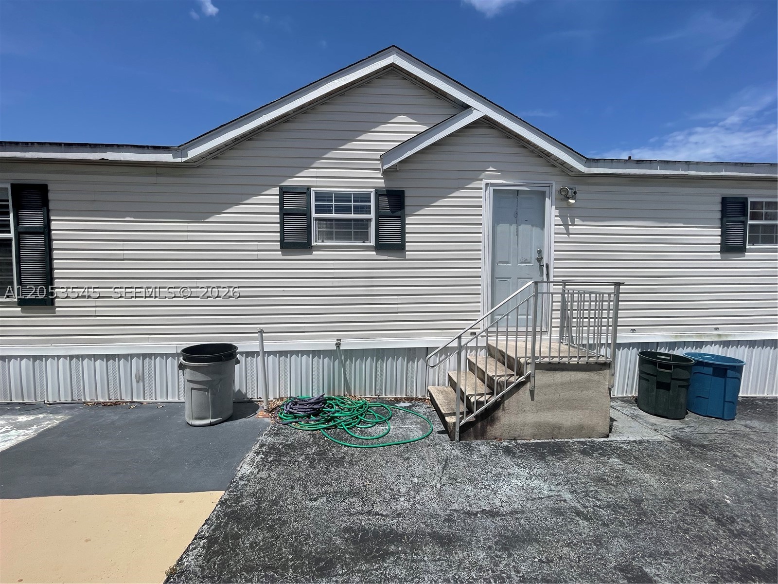 RAVENSWOOD ESTATES & MARI - Residential