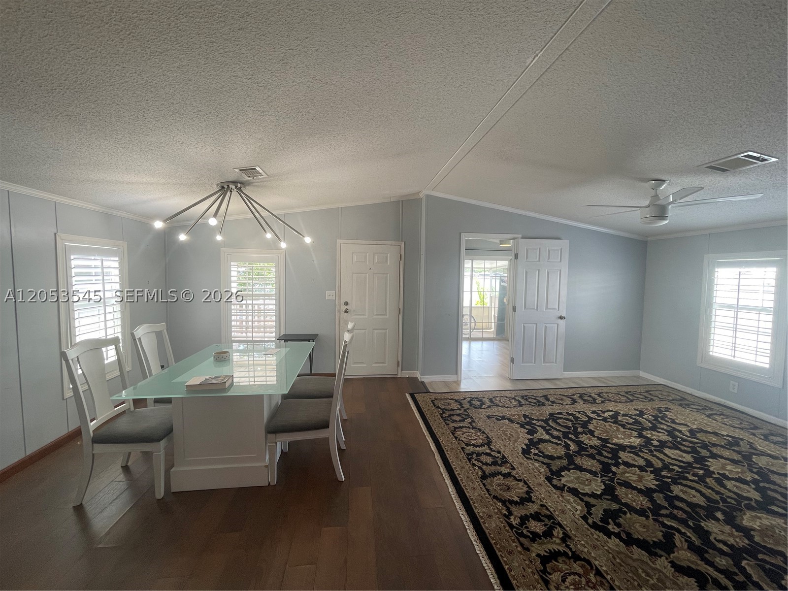 RAVENSWOOD ESTATES & MARI - Residential