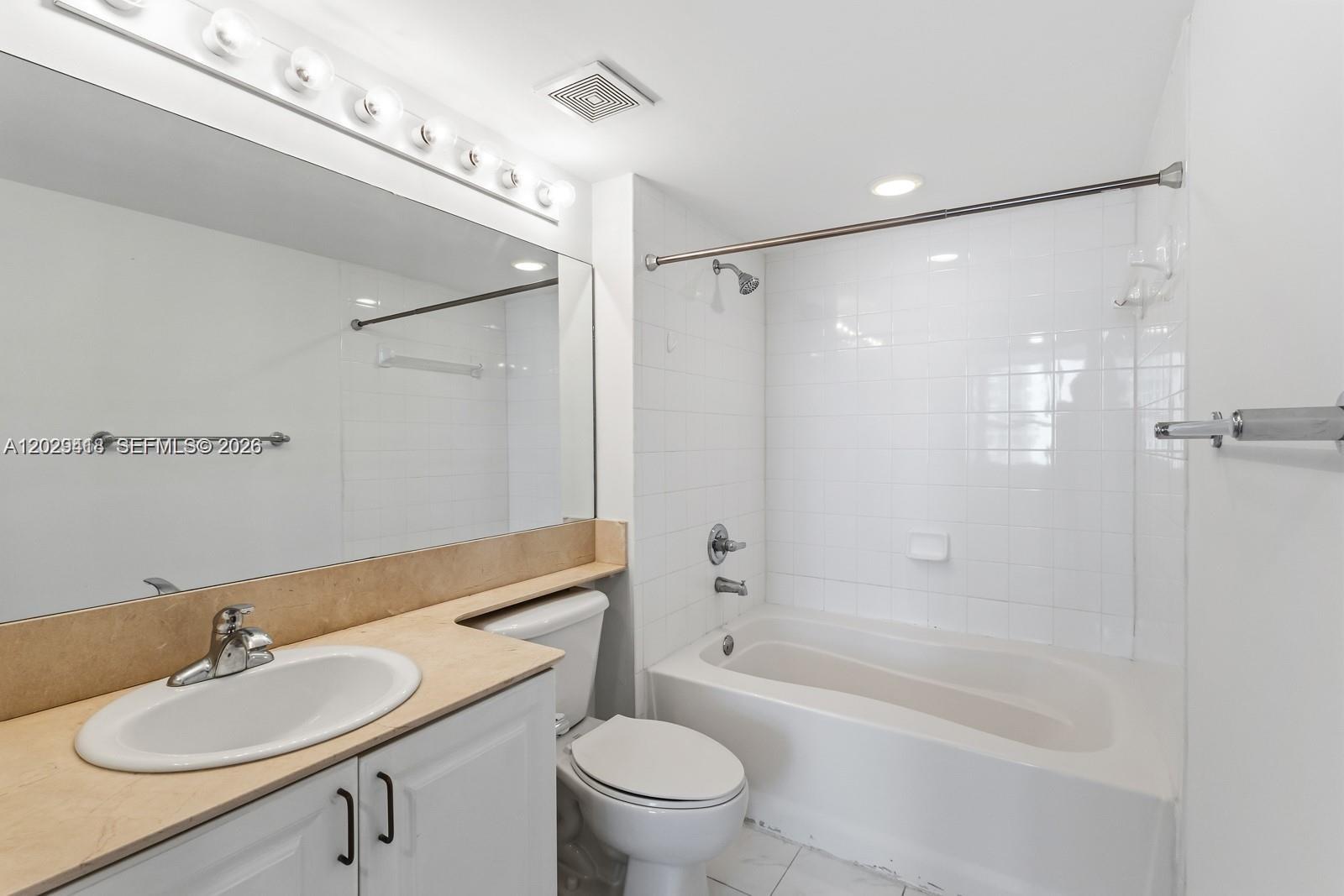 THE MARK ON BRICKELL COND - Residential Lease