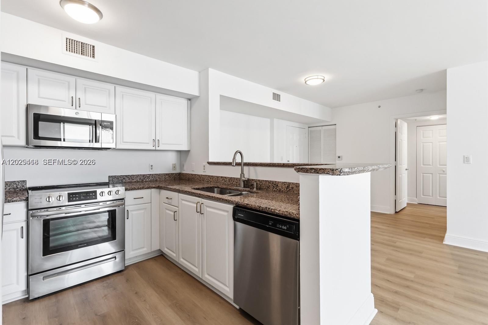 THE MARK ON BRICKELL COND - Residential Lease