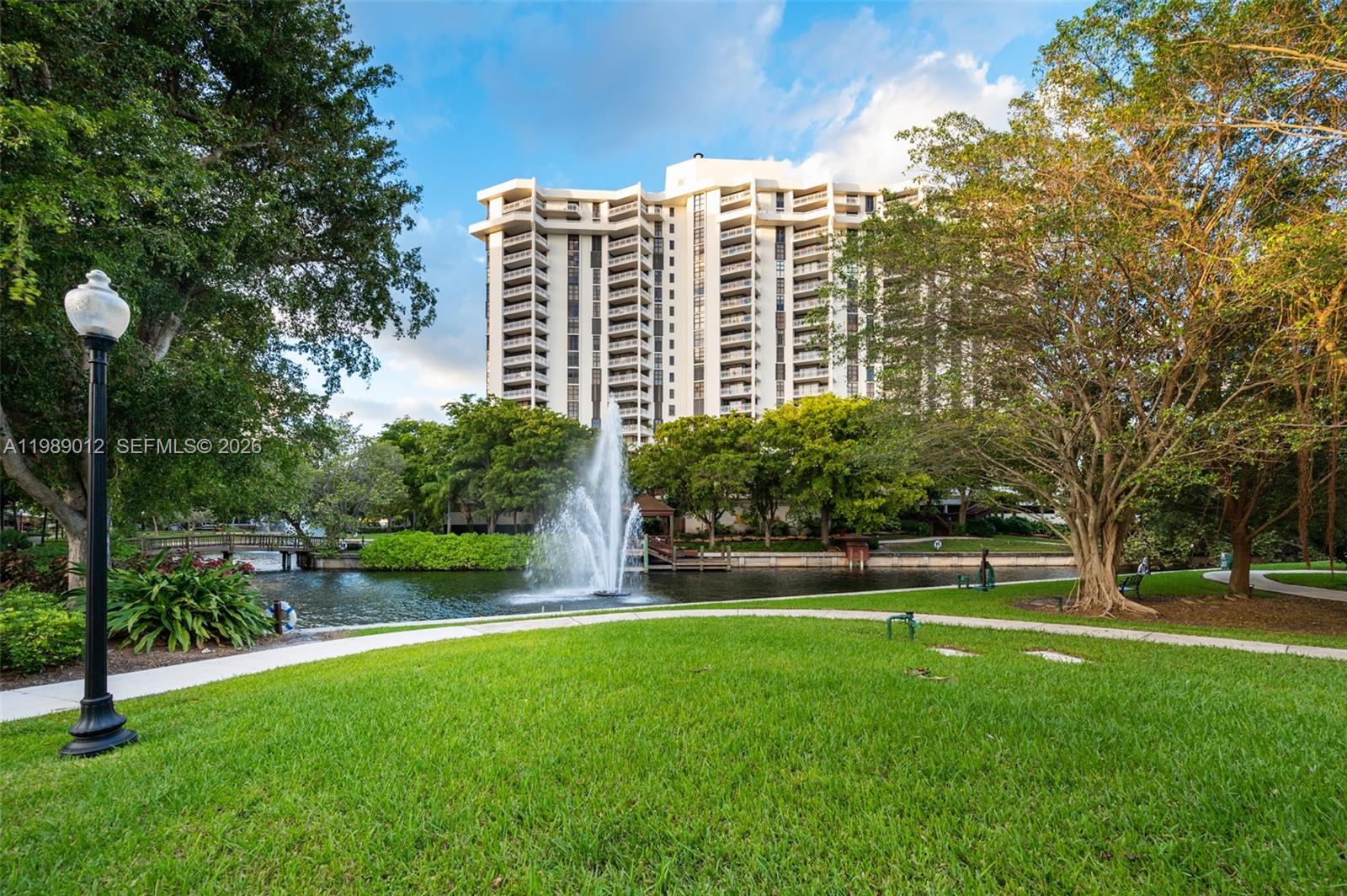 TOWERS OF QUAYSIDE CONDO - Residential