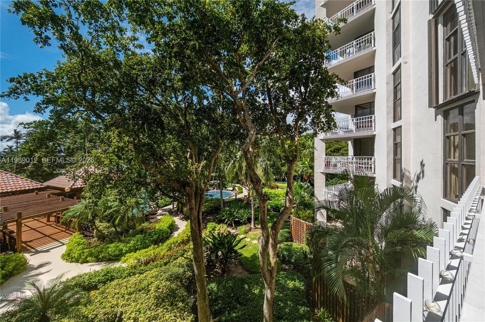 TOWERS OF QUAYSIDE CONDO - Residential