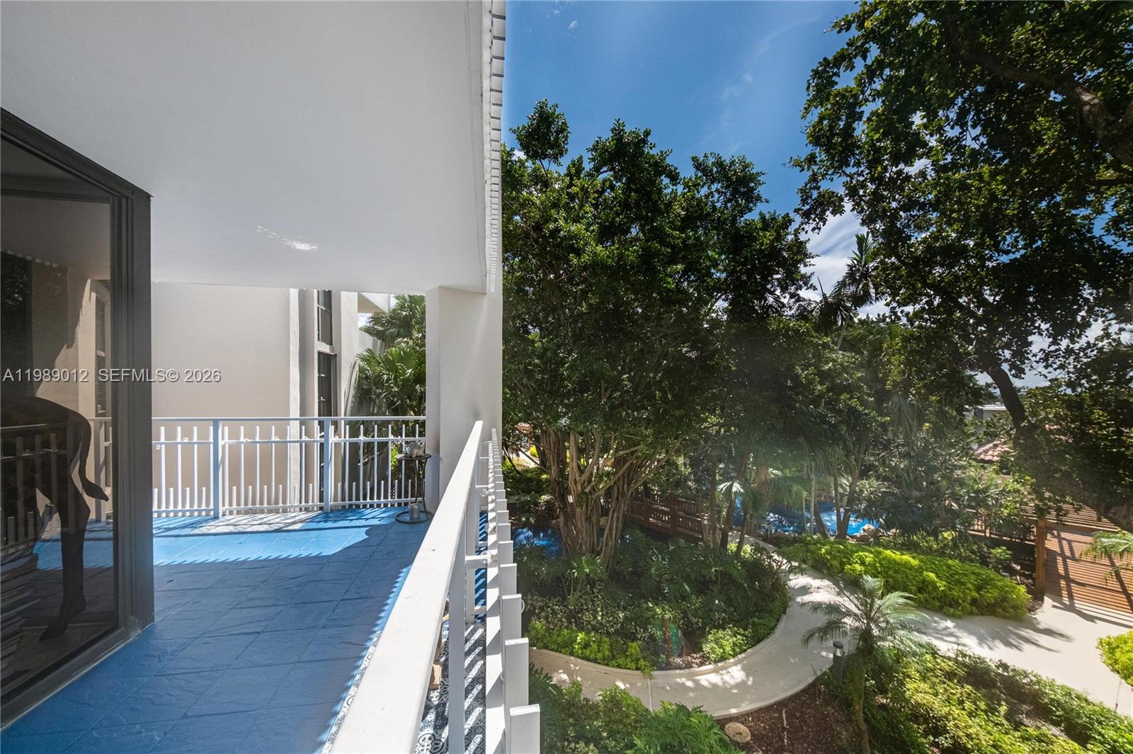 TOWERS OF QUAYSIDE CONDO - Residential