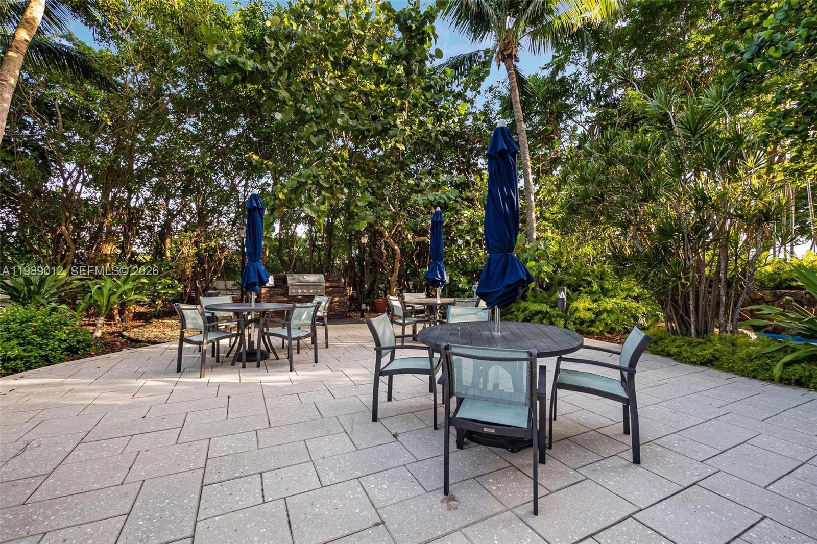 TOWERS OF QUAYSIDE CONDO - Residential