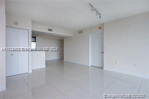 TERRAZAS RIVERPARK VILLAG - Residential