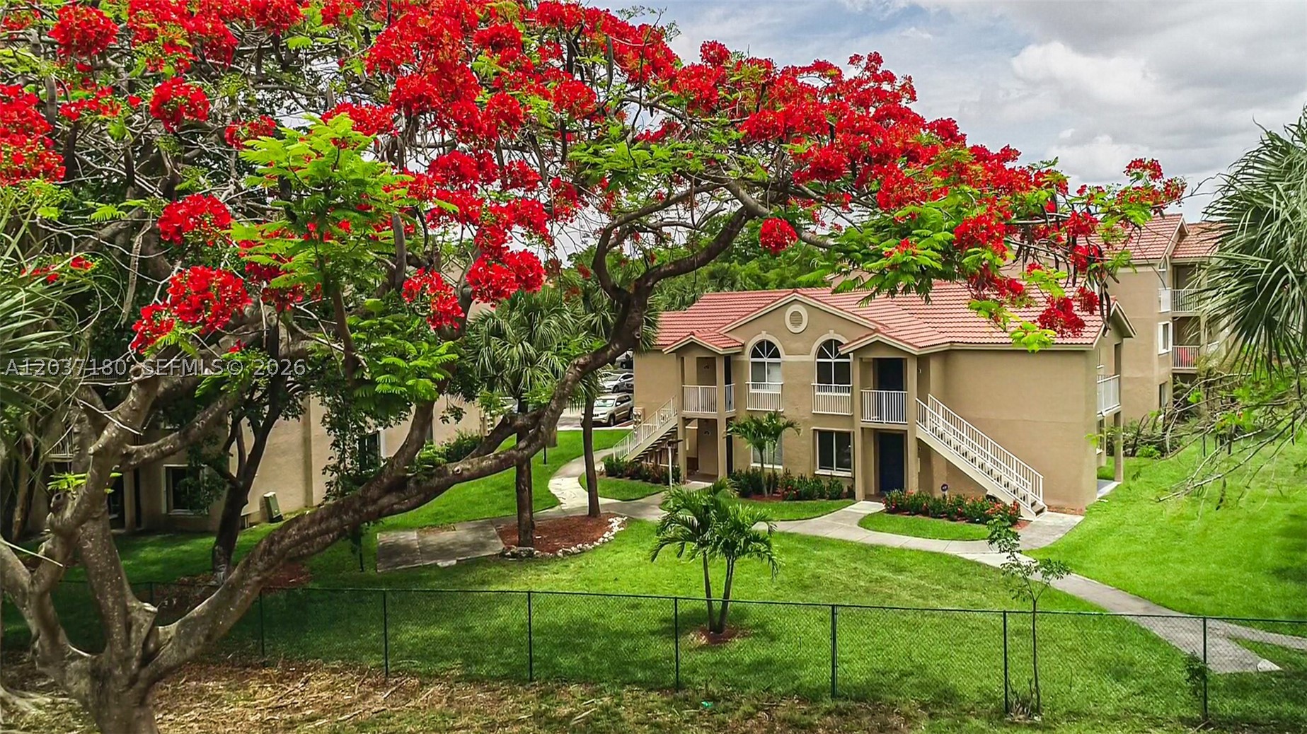 Royal Palm - Residential