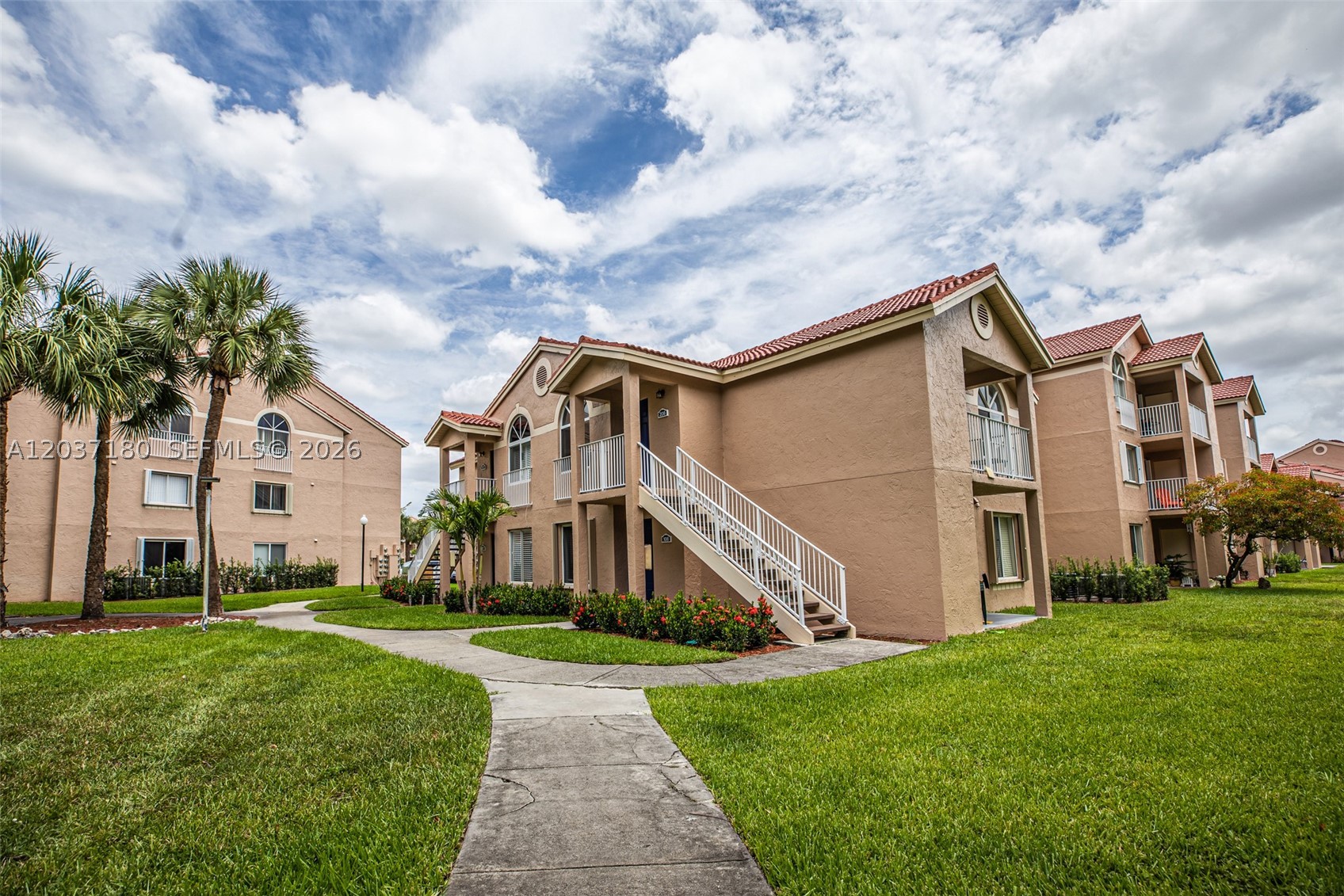 Royal Palm - Residential