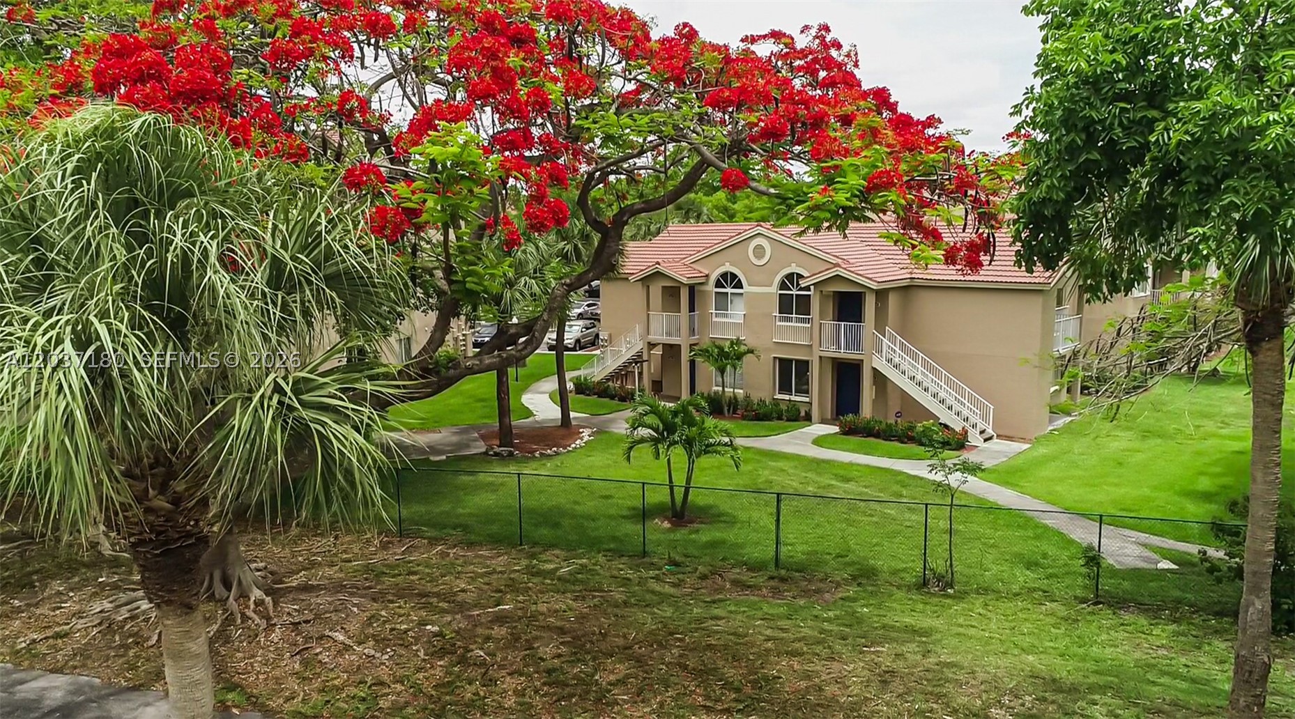 Royal Palm - Residential