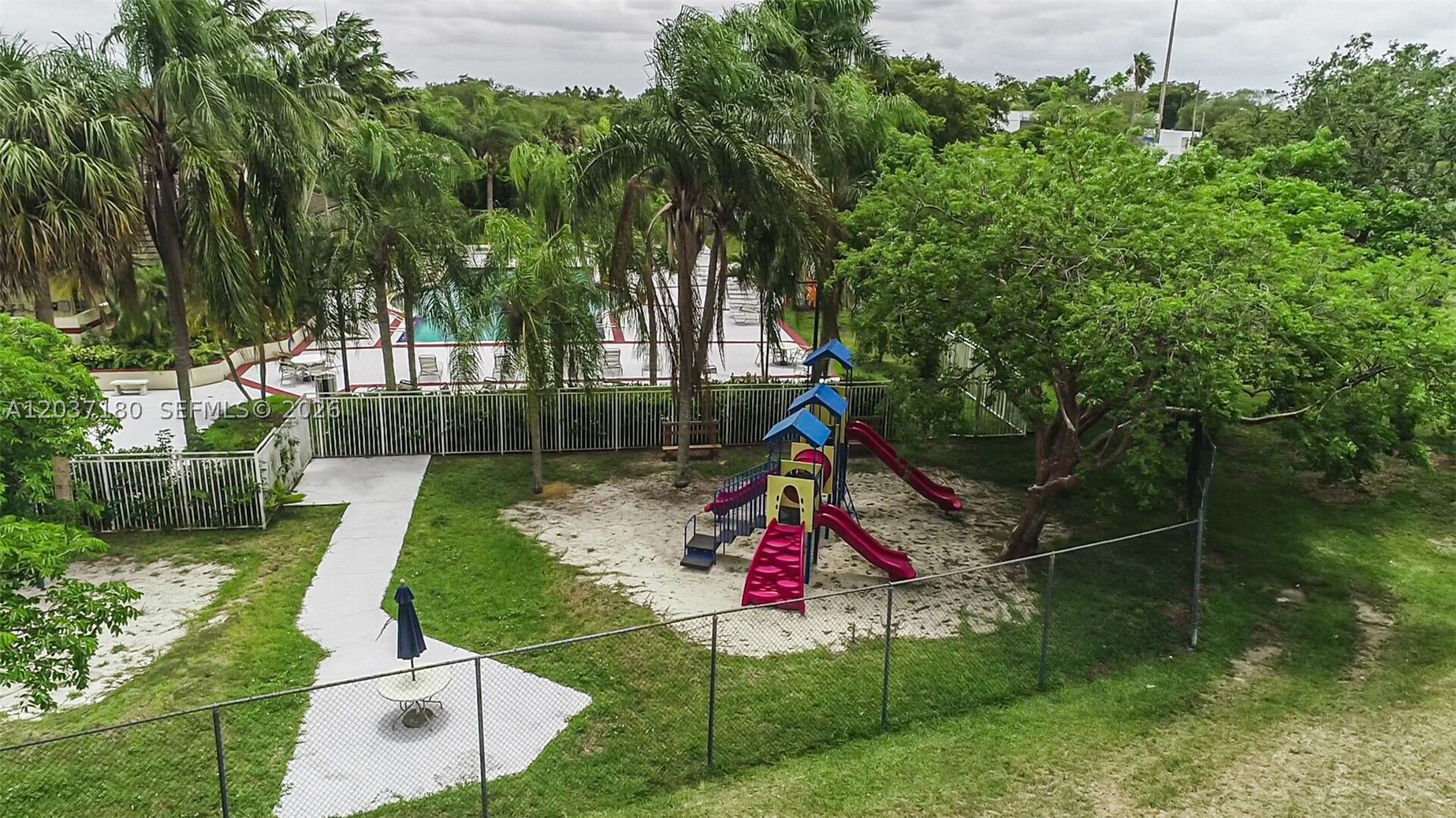 Royal Palm - Residential