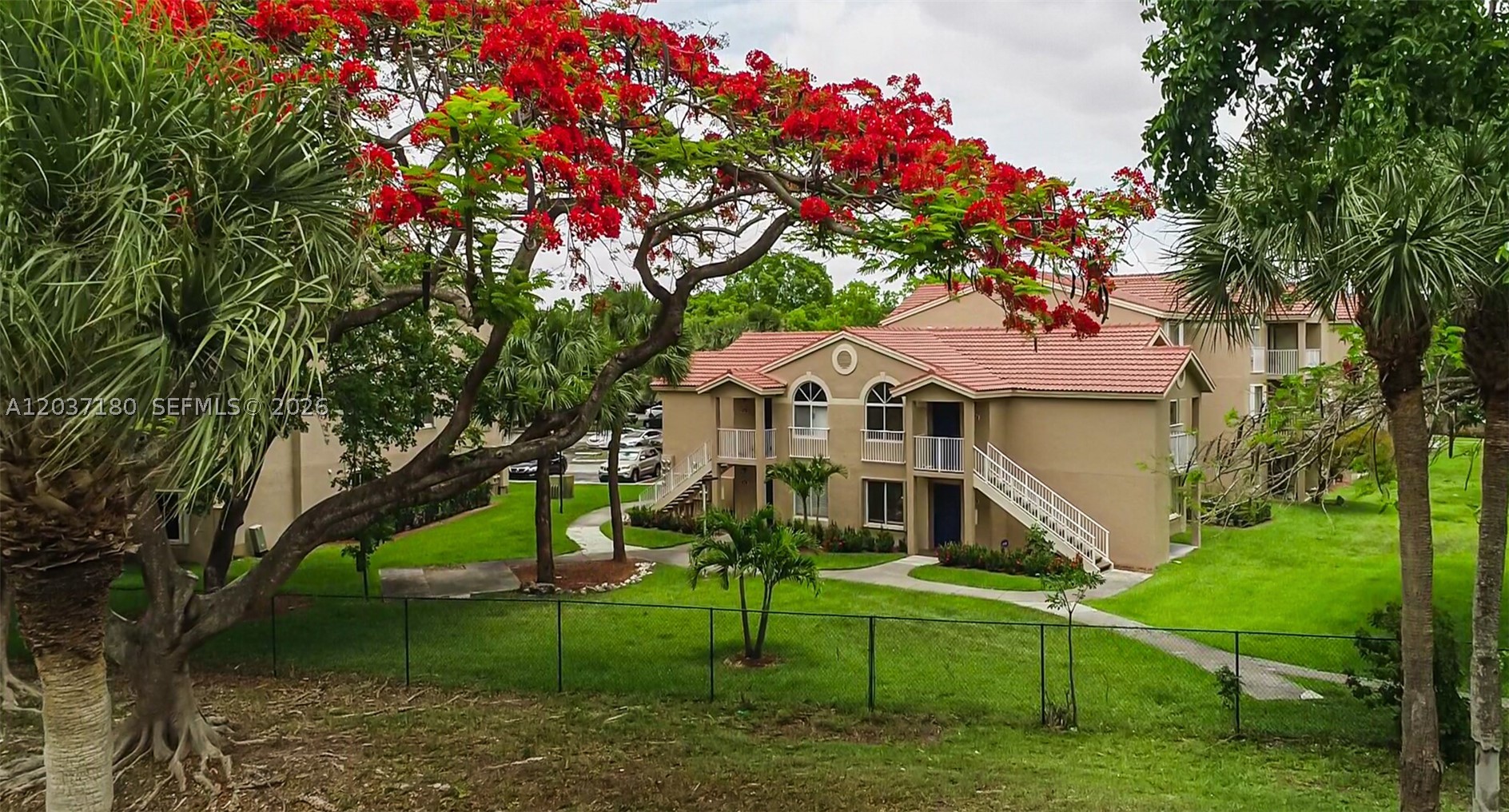 Royal Palm - Residential