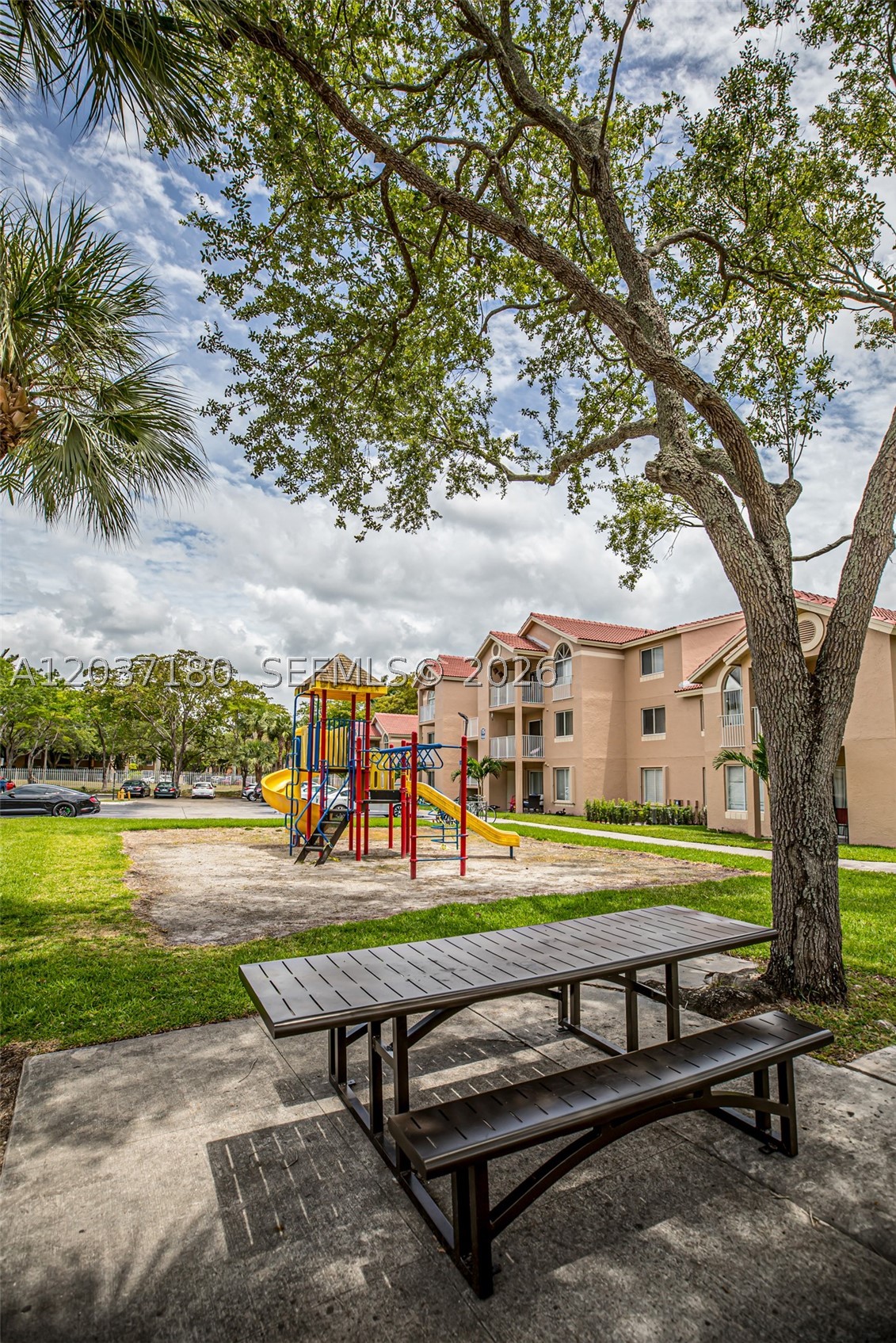 Royal Palm - Residential