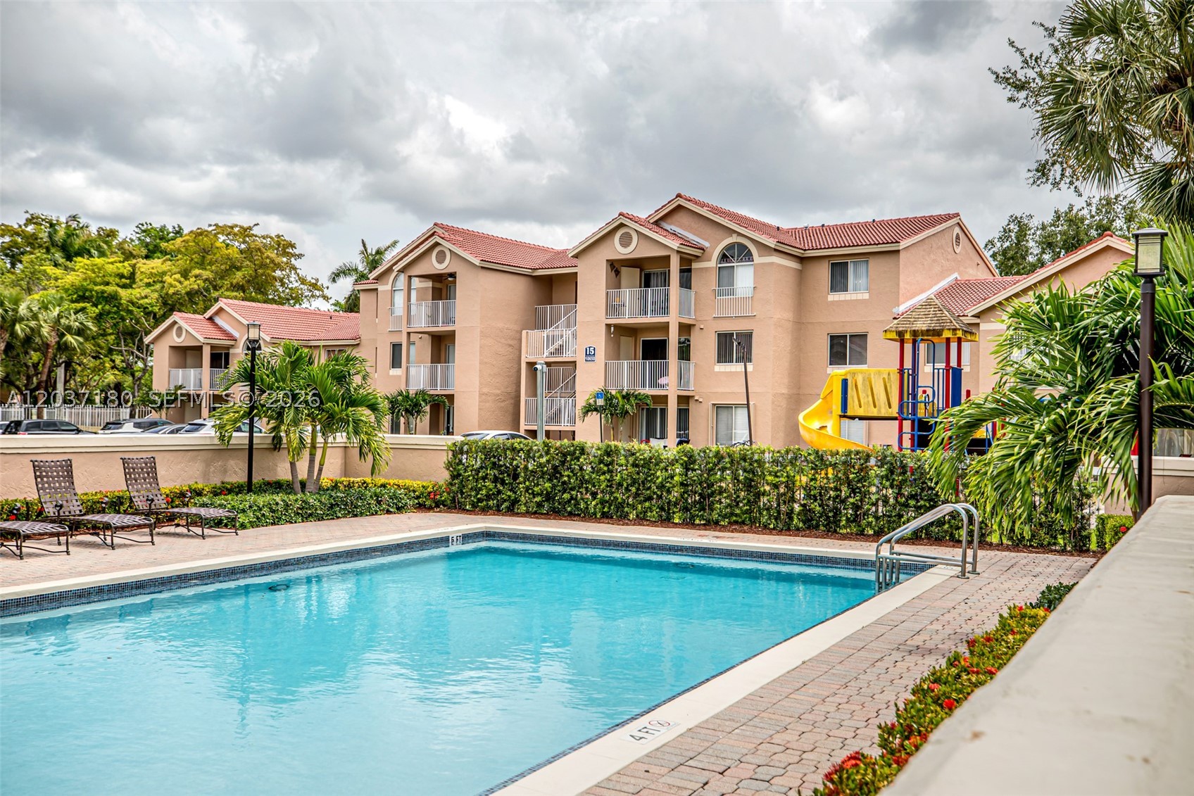 Royal Palm - Residential