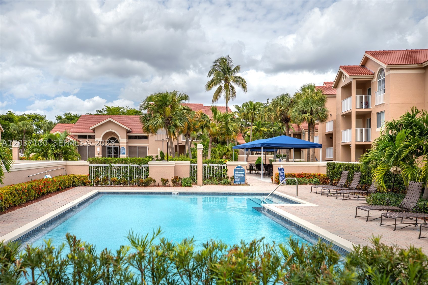 Royal Palm - Residential
