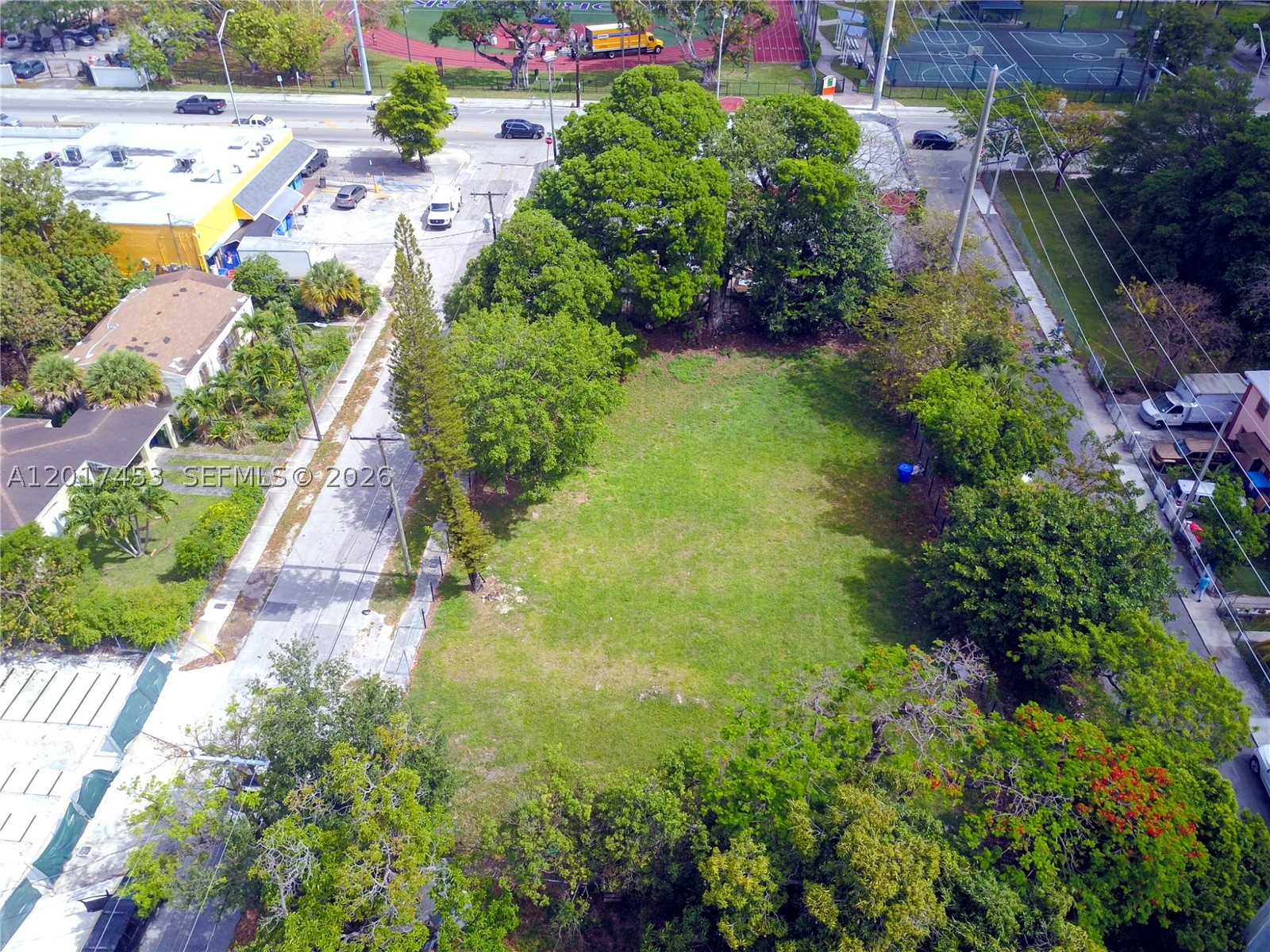 A 6,900 SF vacant lot (approx. 50' frontage x 140' depth) in one of South Florida's fastest-growing corridors. Zoned T3-L, this property allows for a single-family residence with an ancillary unit a rare opportunity to build a primary home plus a secondary income-producing unit on the same parcel.
Located seconds from I-95 and just minutes from Miami, the lot combines unbeatable connectivity with strong long-term appreciation in a neighborhood on the rise.
Perfect for builders, investors, or end-users looking to design a custom home with built-in rental income. Bring your vision the canvas is ready.