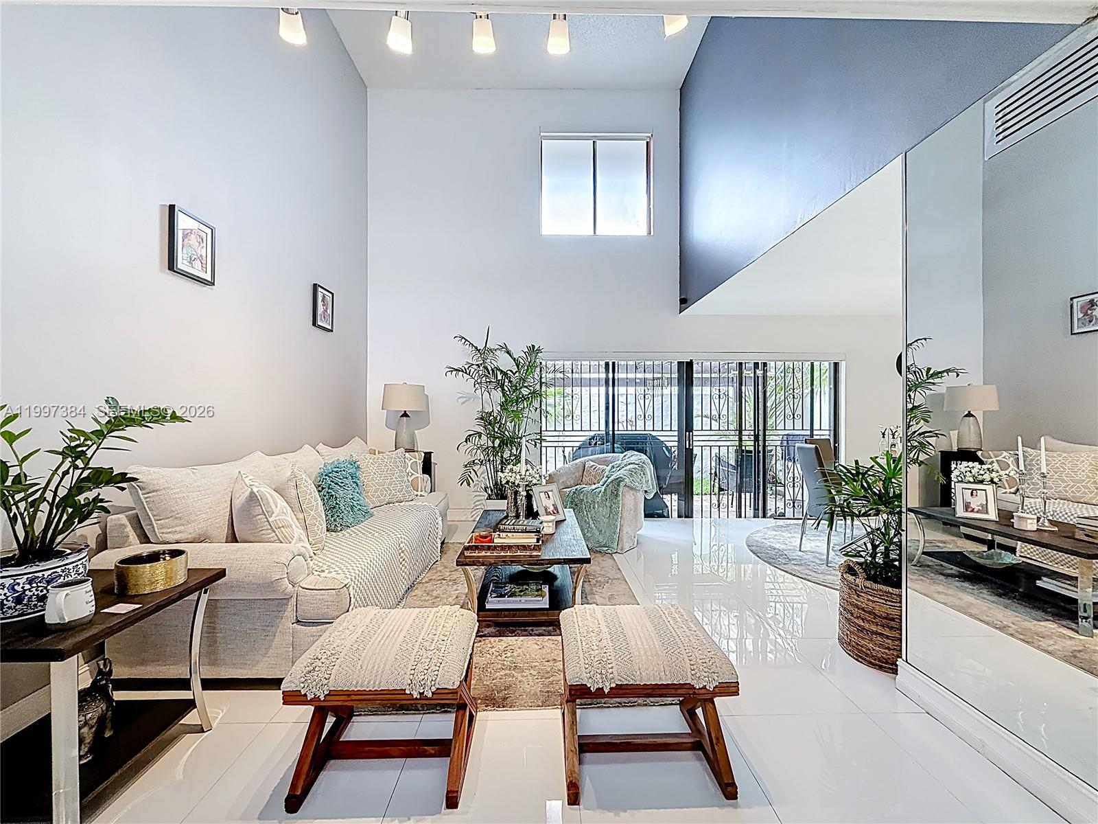 VILLA VENEZIA CONDO PH VI - Residential