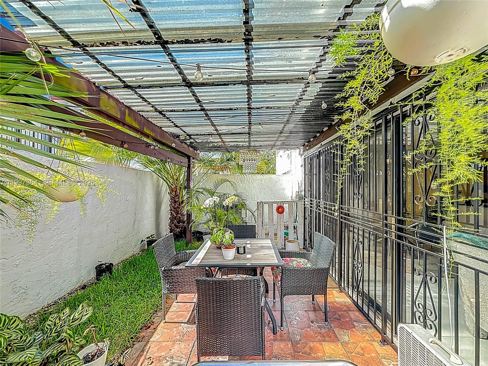 VILLA VENEZIA CONDO PH VI - Residential