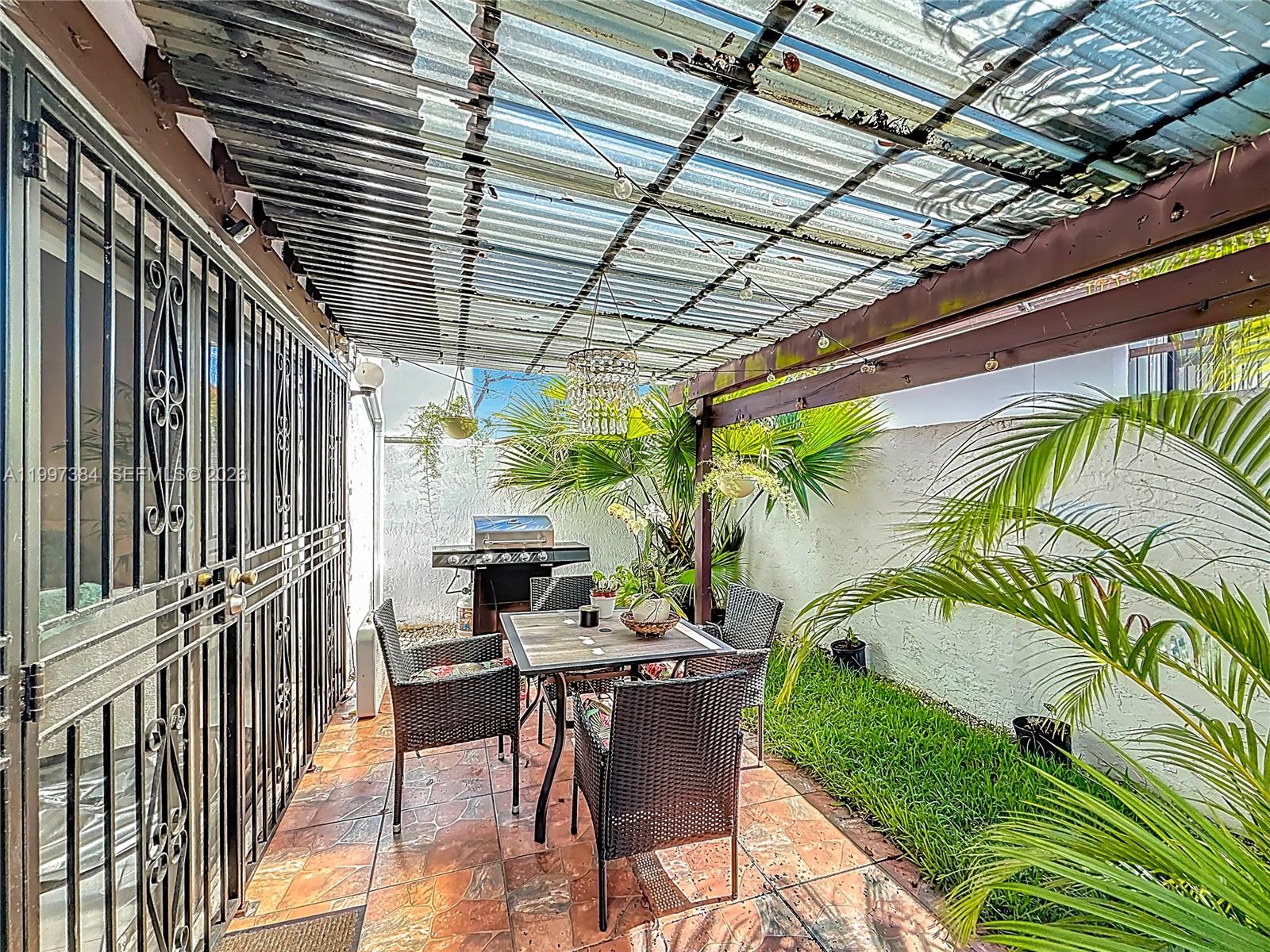 VILLA VENEZIA CONDO PH VI - Residential
