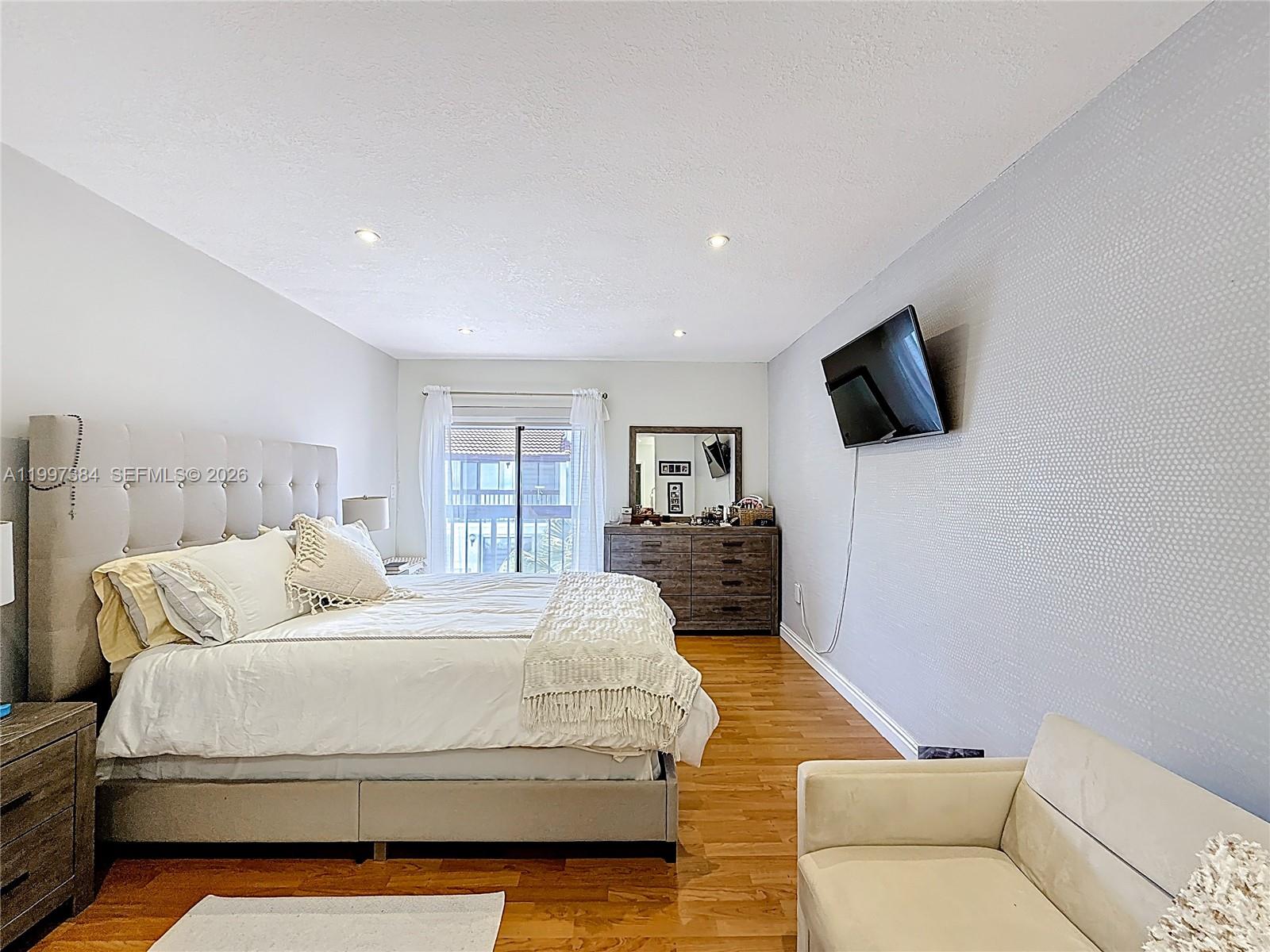 VILLA VENEZIA CONDO PH VI - Residential