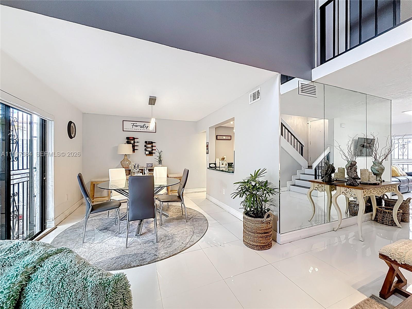VILLA VENEZIA CONDO PH VI - Residential