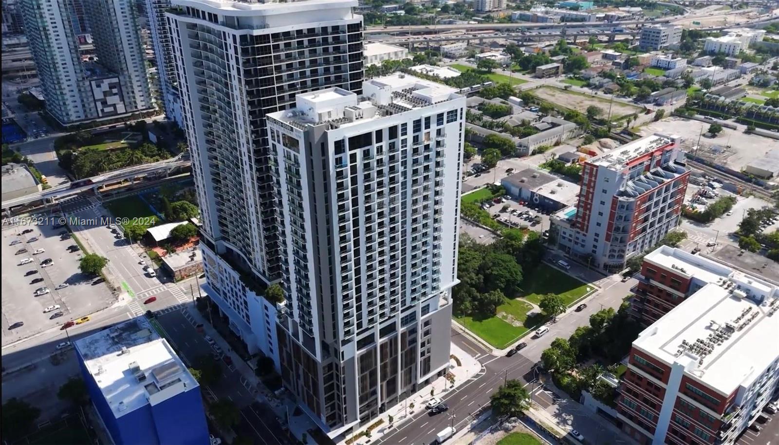 UNI TOWER! BRAND NEW! BE THE FIRST TENANT TO OCCUPY! SPACIOUS 1 BEDROOM 1 BATHROOM, INCREDIBLE VIEWS, FULLY APPLIANCED, AMENITIES INCLUDE SWIMMING POOL, AV ROOM, YOGA ROOM, SAUNA, STATE OF THE ART FITNESS CENTER AND MORE! AVAILABLE NOW!