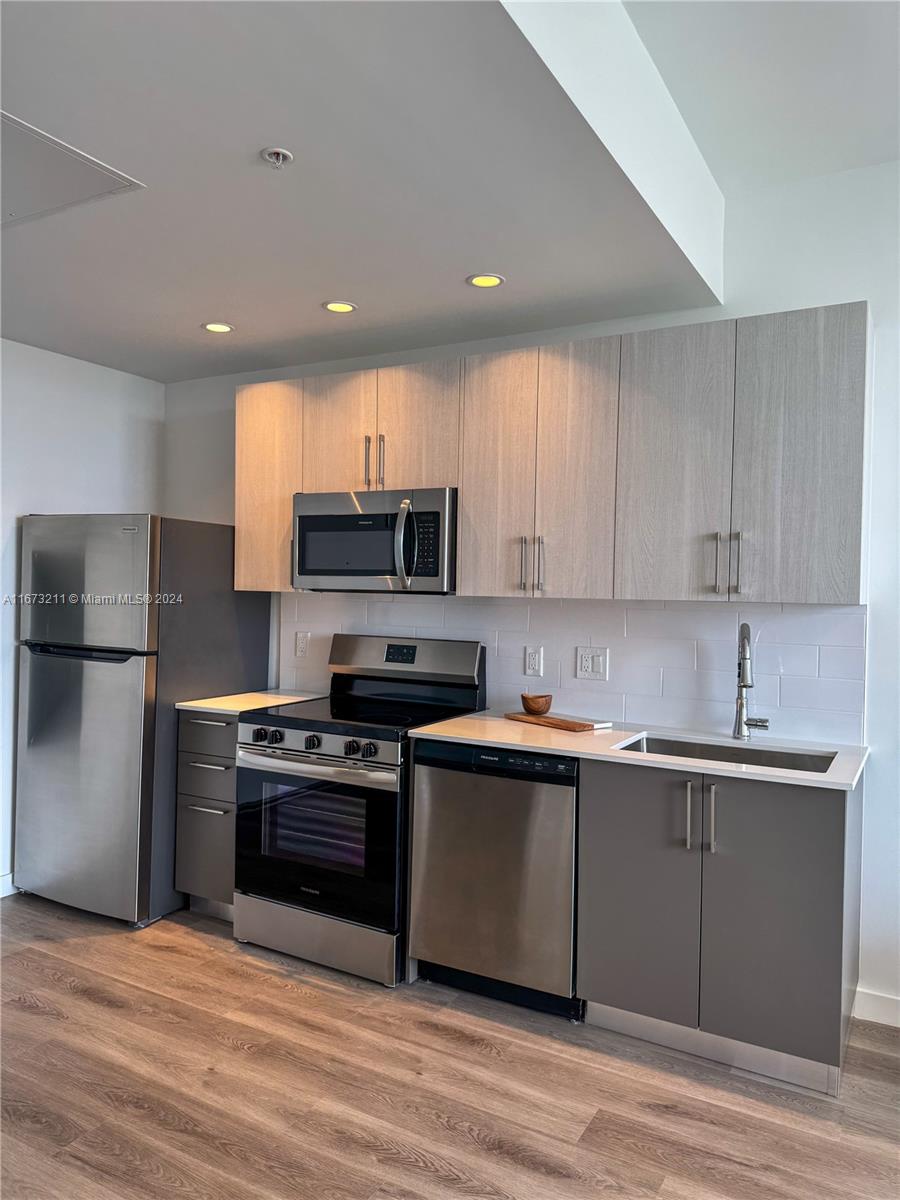 ROBBINS-GRAHAM & CHILLING - Residential Lease