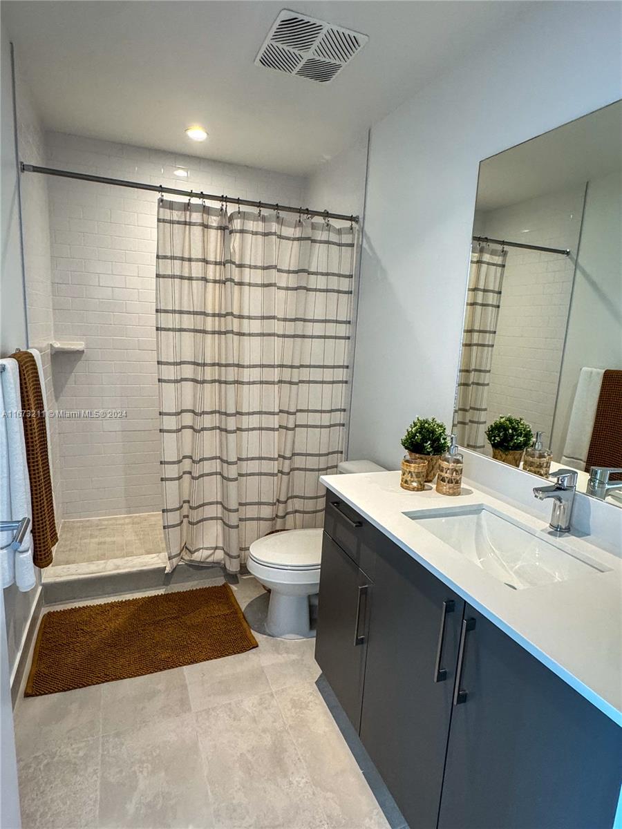 ROBBINS-GRAHAM & CHILLING - Residential Lease