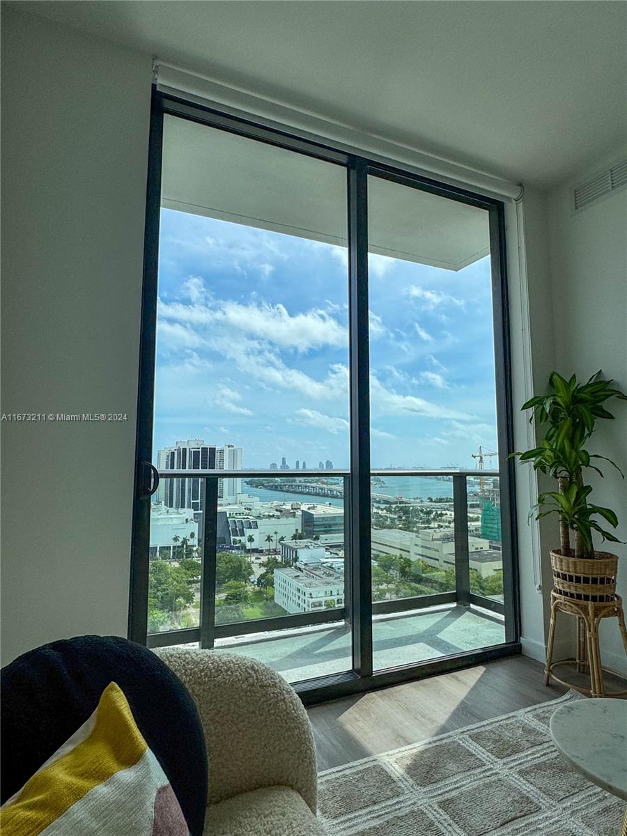 ROBBINS-GRAHAM & CHILLING - Residential Lease