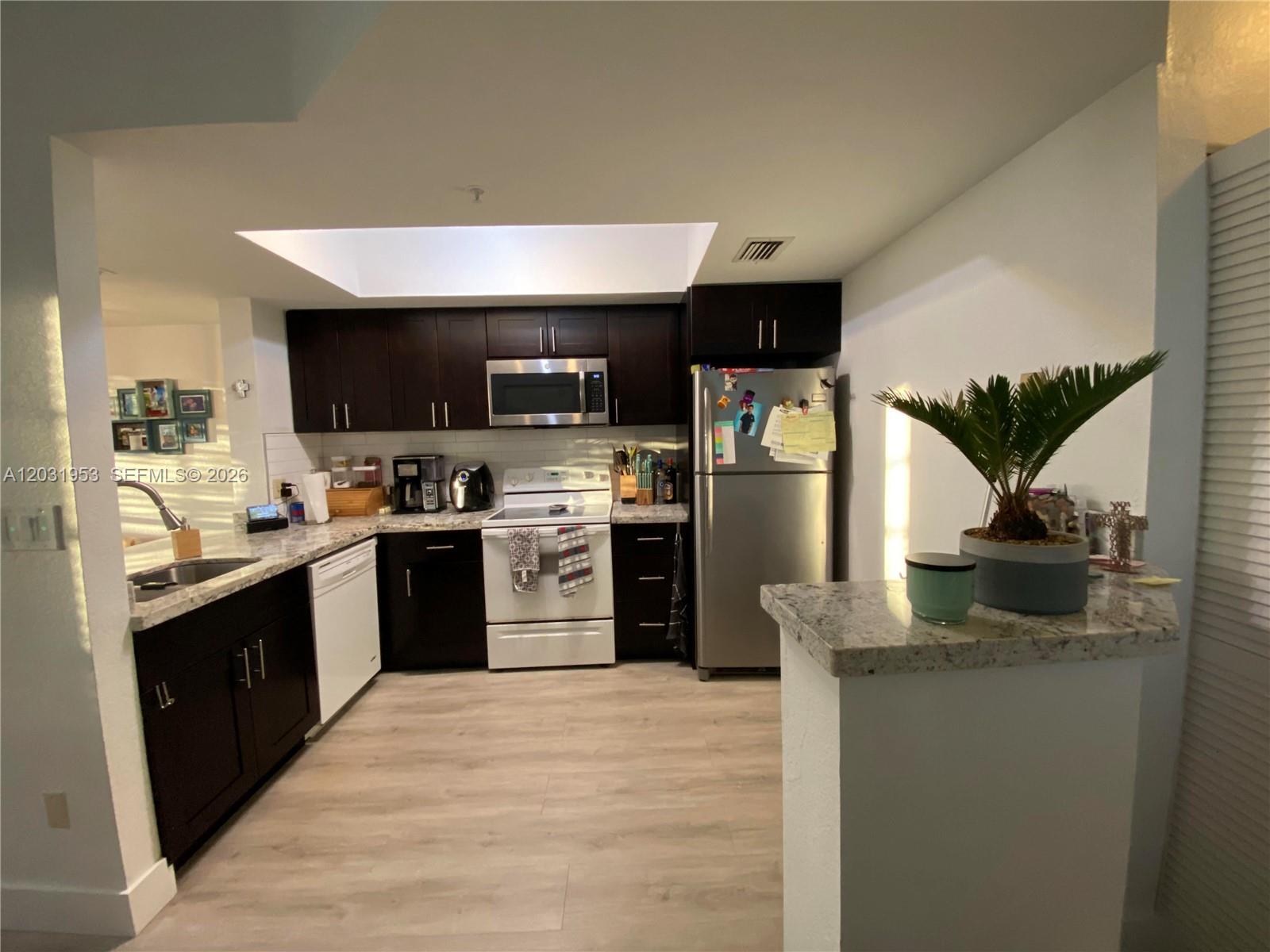 VILLAS DE TUSCANY CONDO - Residential Lease