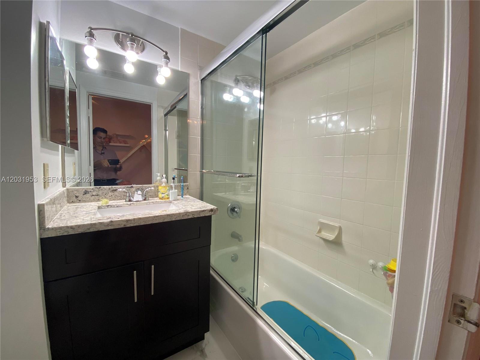 VILLAS DE TUSCANY CONDO - Residential Lease