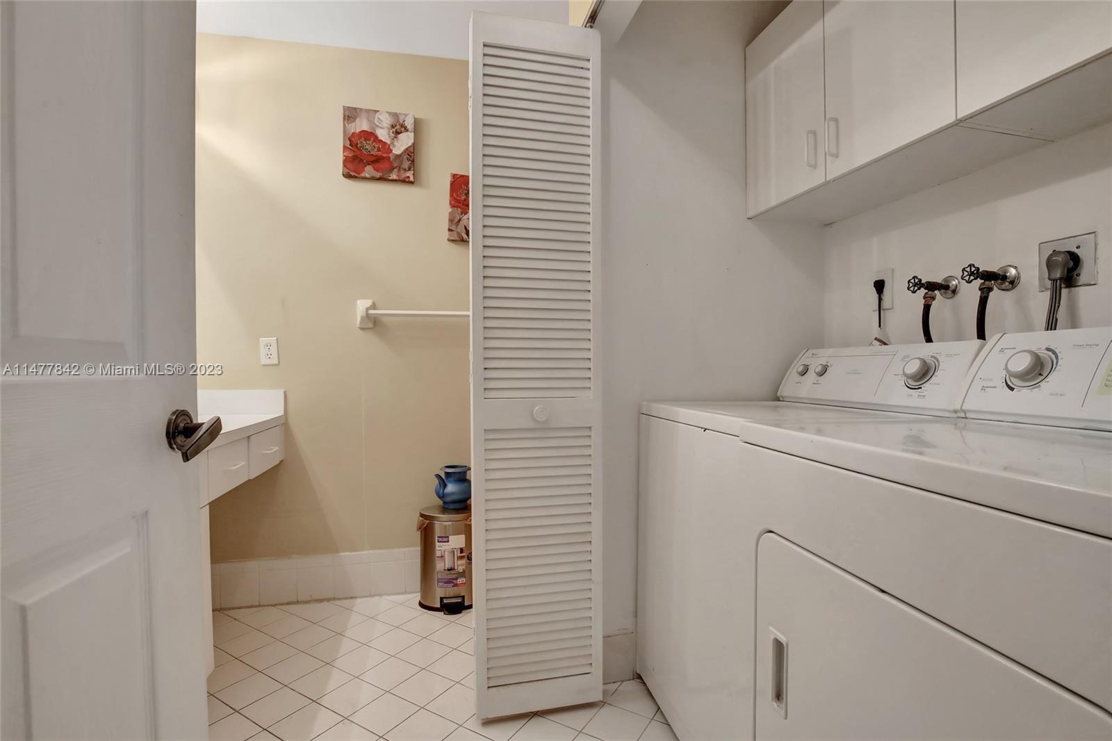 DORAL COVE - Residential