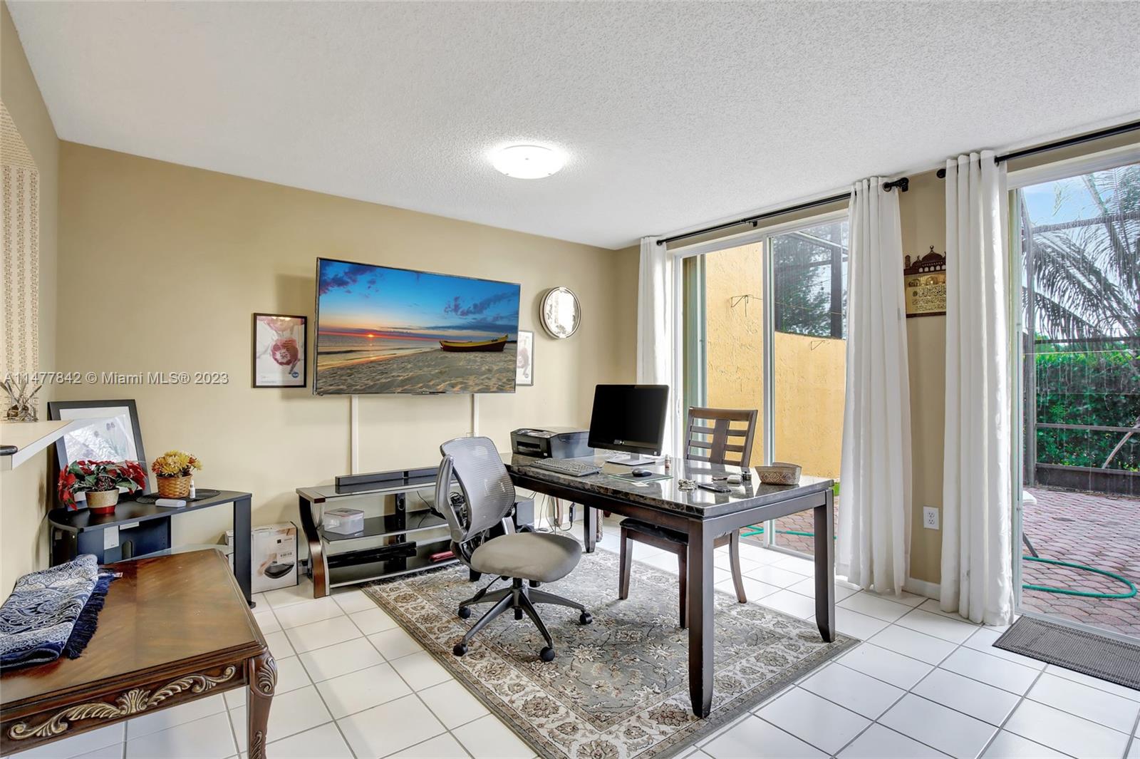 DORAL COVE - Residential